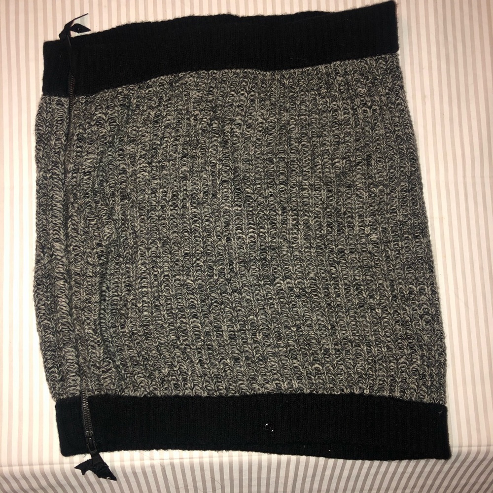 Lululemon Scarf - Picture 3 of 4